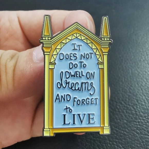 Dwell on Dream Forget to Live Enamel Pin Harry Potter Dumbledore Mirror Quote - Picture 2 of 8